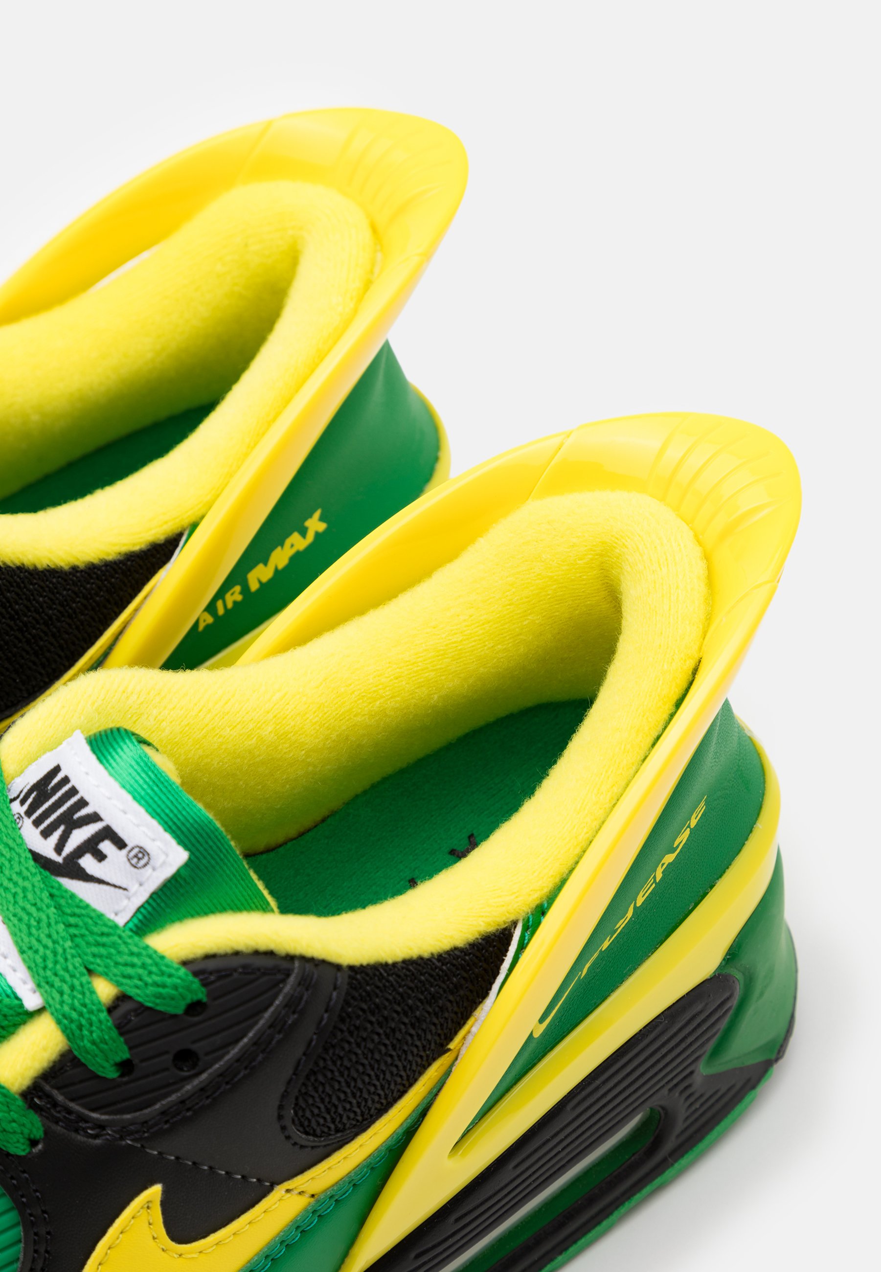 yellow nike trainers