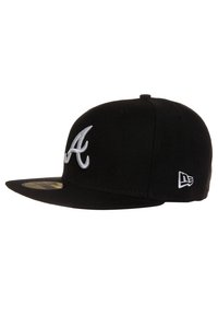Cappellino da baseball nero con logo ricamato bianco 'A' degli Atlanta Braves sulla parte anteriore e logo bianco sul lato, con visiera piatta.