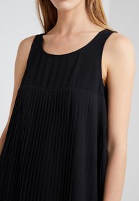 Steffen Schraut Vardagsklänning - black