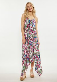 Maxikleid mit einem lebhaften Paisleymuster in Pink, Grün und Blau auf einem weißen Hintergrund; leichtes Material, verstellbare Spaghetti-Träger.