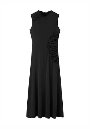 Vestido midi negro sin mangas con escote asimétrico y detalles fruncidos recogidos en el hombro y la zona lateral de la cintura.