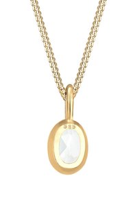 Guldkæde med en oval vedhæng, der har en facetslebet klar sten. Vedhænget er stemplet "585", hvilket angiver guldets renhed.