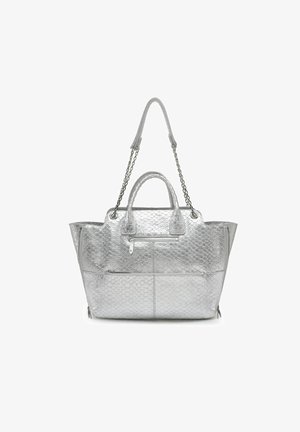 Alle Silberne tasche aufgelistet
