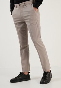 Buratti REGULAR FIT - Pantaloni - light grey