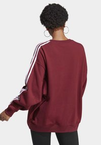 adidas Originals OVERSIZED - Mikina - shadow red