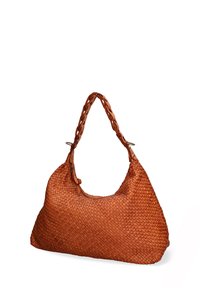 Geweven leren handtas in rijke oranje-bruin tint, heeft een slouchy vorm, gevlochten handvat en metalen accenthardware aan de zijkanten.