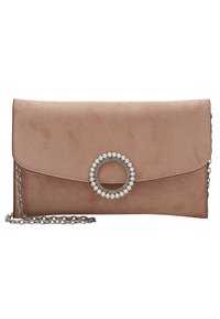 Urocza różowa torebka skórzana z zamszu z srebrnym łańcuszkiem i okrągłym zapięciem ozdobionym perłami i małymi cyrkoniami.