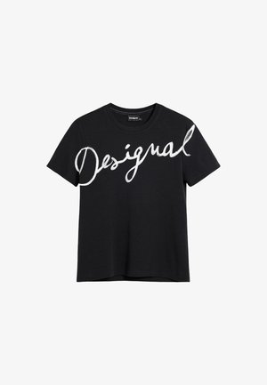 Crna majica kratkih rukava s bijelim tekstom "Desigual" napisanim rukopisnim stilom preko prsa i okruglim izrezom na vratu.