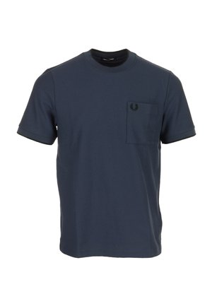 T-shirt blu navy a maniche corte con tessuto strutturato, collo tondo, taschino sul petto e piccolo logo di corona d'alloro nero ricamato sulla tasca.