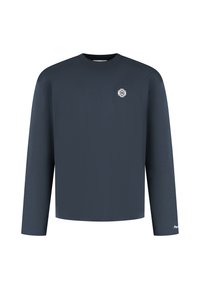 Navyblauwe langarmshirt van een gladde stof. Voorzien van een klein wit logo op de borst en een eenvoudige ronde hals.
