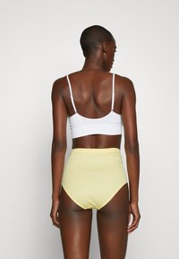 Organic Basics FLEX SUPER HIGH RISE BRIEFS - Kratke gaće - lemonade