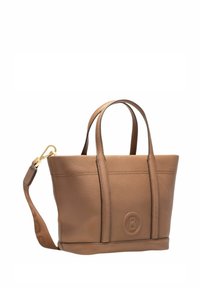 Skórzana torba typu tote w kolorze brązowym z podwójnymi uchwytami, teksturowaną powierzchnią oraz odpinanym paskiem na ramię. Z przodu znajduje się charakterystyczne logo 'B'.