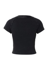 Μαύρο cropped top με κοντά μανίκια και ριπ υφή, στρογγυλή λαιμόκοψη, εμφανίζεται από πίσω.