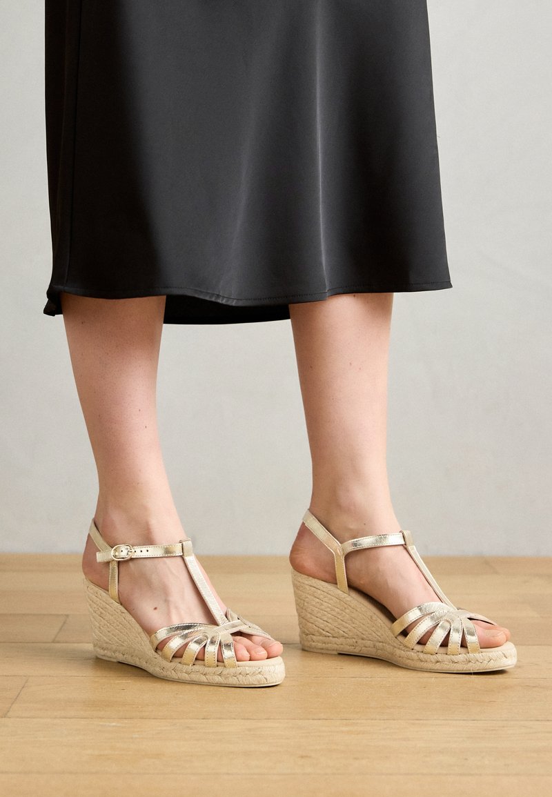 Sandalias de cuña