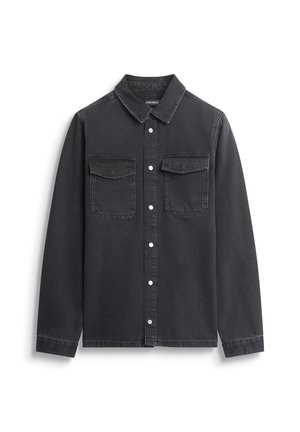 Camicia in denim nera con colletto, due tasche sul petto, cuciture decorative sulle tasche e chiusure con bottoni bianchi. Tessuto morbido.