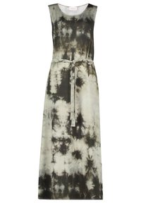 Sukienka maxi bez rękawów z paskiem do wiązania, wykonana z lekkiego materiału w czarno-kremowy wzór tie-dye. Gładka tekstura na całej powierzchni.