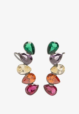 Kolczyki w kształcie kropli o wielu kolorach, z zielonymi, fioletowymi, żółtymi, pomarańczowymi i różowymi kamieniami osadzonymi w eleganckiej metalowej oprawie.
