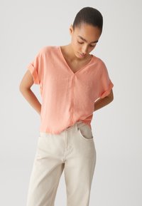 OPUS - REGULAR FIT - Basic T-shirt - pale orange Thumbnail Image 1