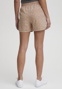 Oxmo OXVENICE REGULAR FIT - Donji dijelovi trenirke - mahogany rose