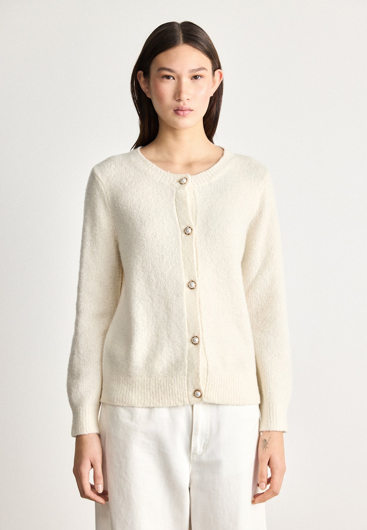 C NECK CARDIGAN