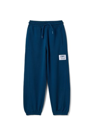 Pantaloni jogger blu navy con elastico in vita e ai polsini, tasche frontali e una toppa bianca con la scritta "Street Team" sulla gamba destra.