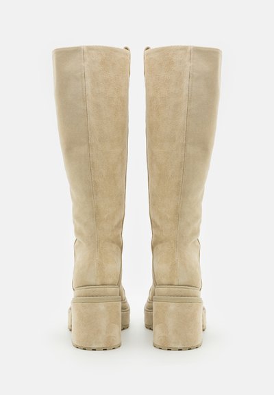 Cult Gaia HANA BOOT - Škornji z visoko peto - mushroom