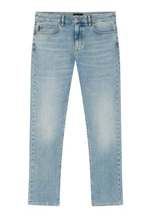 Jean en denim bleu clair, coupe slim, fermeture devant par bouton et zip, et design cinq poches.