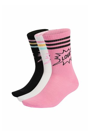 Drei Knöchelsocken in Schwarz, Weiß und Pink mit gestreiftem Bund und "LOVE"-Schriftzug im Comic-Stil an den Seiten.