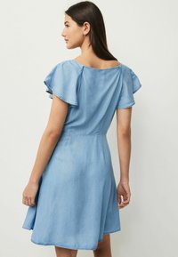 Next TEA TALL - REGULAR FIT - Jeansklänning - bleach