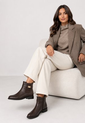 Day Vine, DAY VINE STIEFELETTEN STIEFELETTEN - Ankle boots - braun