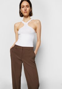 NA-KD Calças - chocolate brown