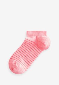 Rožinės spalvos kulkšnies kojinė su horizontaliomis baltomis juostelėmis, pagaminta iš minkštos, megztos medžiagos. Turi sustiprintą pirštų sritį ir gofruotą kraštelį.