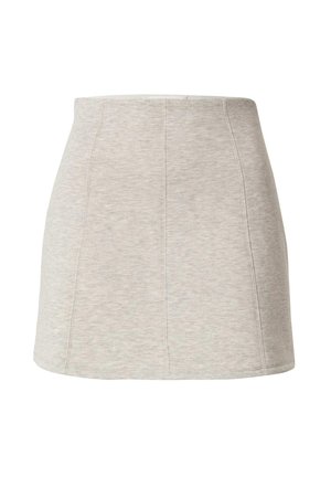 Lichtgrijze mini-jurk van zacht, textuurachtig materiaal met een aansluitende tailleband, verticale naaddetails en een uitlopende zoom.