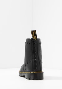 Dr. Martens Stivaletti stringati - black