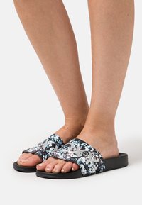 Roxy SLIPPY II - Chinelos de piscina - white/black