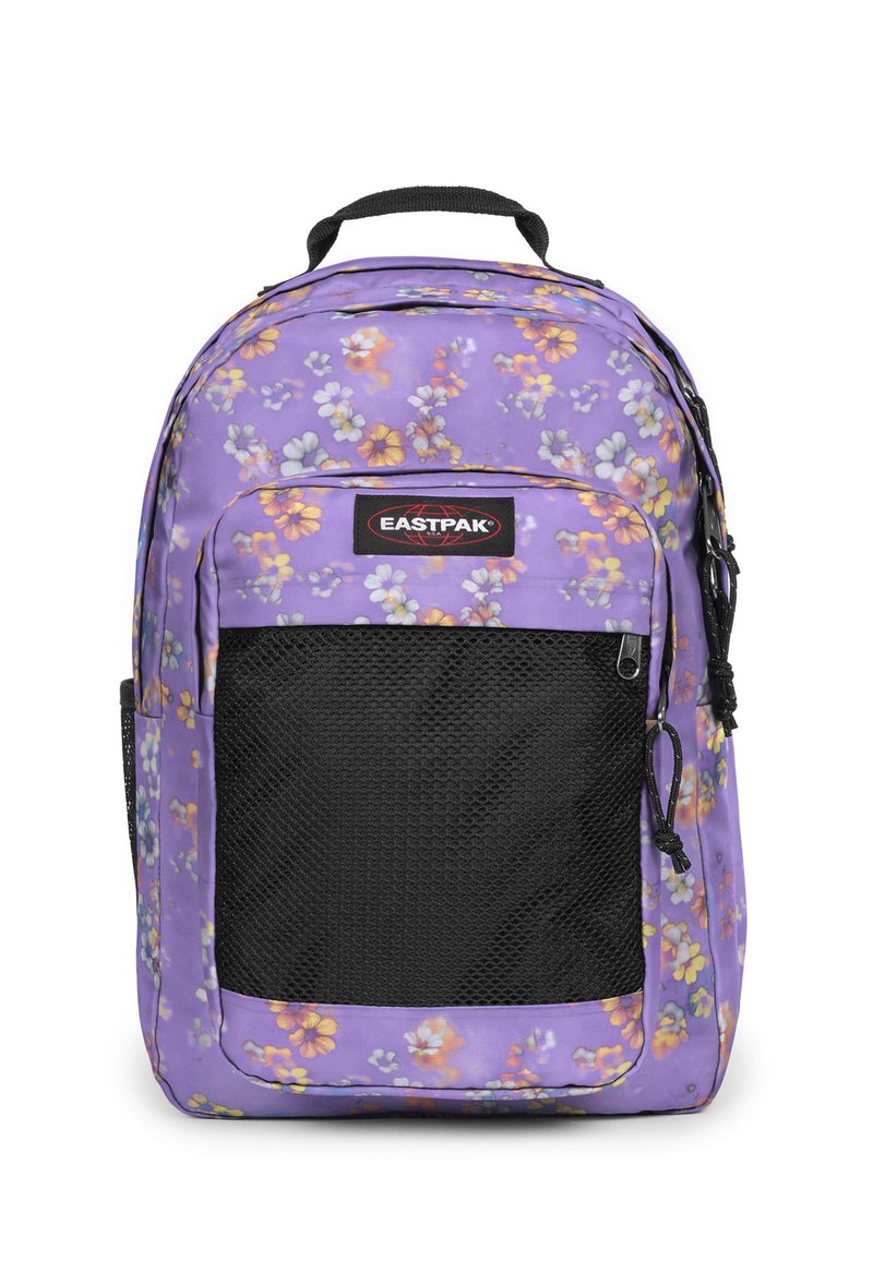 Zaino Eastpak floreale viola con tasca frontale in rete nera, spallacci imbottiti e maniglia superiore. Adatto per un uso quotidiano.