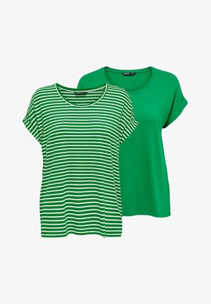 Due magliette: una è verde con strisce orizzontali bianche e un collo rotondo; l'altra è verde uniforme, anch'essa con un collo rotondo.