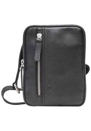 Piccola borsa a tracolla in pelle nera texturizzata con tasca frontale verticale con zip e tracolla in tessuto regolabile.