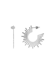 Orecchini a cerchio in argento con un design a esplosione solare caratterizzato da raggi allungati. Comprendono un supporto dritto per una vestibilità sicura.