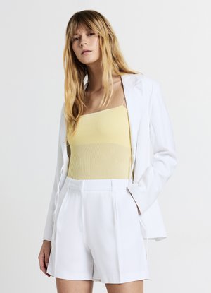 Calliope BERMUDA - Shorts - bianco ottico