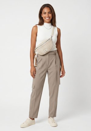 SURI FREY, SFY GITTY - Kabelka - beige