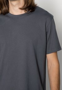 ARKET T-shirt básica - storm grey