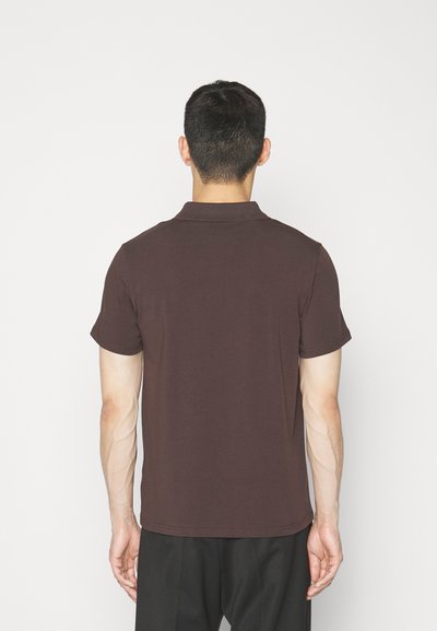 Filippa K Polo marškinėliai - dark choco