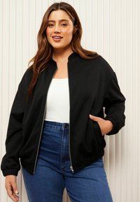 Friends Like These PLUS SIZE FIT - Bomber jakna - black