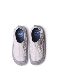 Quilted light gray fabric slippers with gray felt accents, rounded toe, elastic collar, and soft inner lining, suitable for indoor wear.