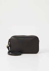 Svart läder crossbody-väska med dragkedjestängning, rundad rektangulär form, avtagbar rem och subtil varumärkesprägel på fronten.