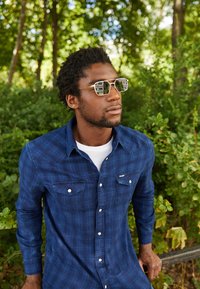 Wrangler WESTERN  - Camisa - mid indigo