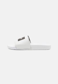 Unselected, white