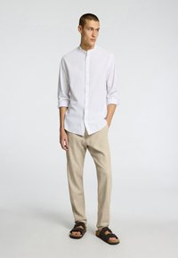 Selected Homme SLH BRODY NOOS - Chino stiliaus kelnės - vetiver