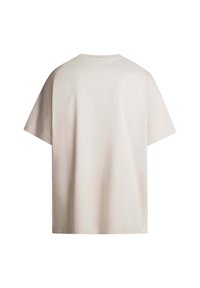 Kortærmet t-shirt med rund hals i en lys beige farve, lavet af blødt bomuldsstof med en glat tekstur og en afslappet pasform.
